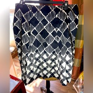 Talbots 12P Black White Skirt